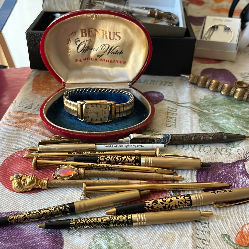 miscellaneous watches and vintage Silver Goldfield, 12 pieces pen and one watch